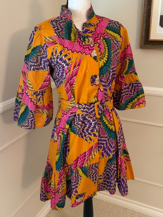 FARM Rio Dresses & Skirts - Parrot-themed, belted FARM Rio mini dress with three-quarter sleeves